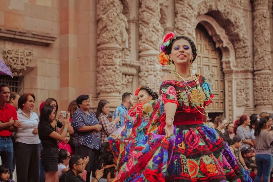 Destinos Latinos 2026 y Cultura: Trends, Tech, Markets