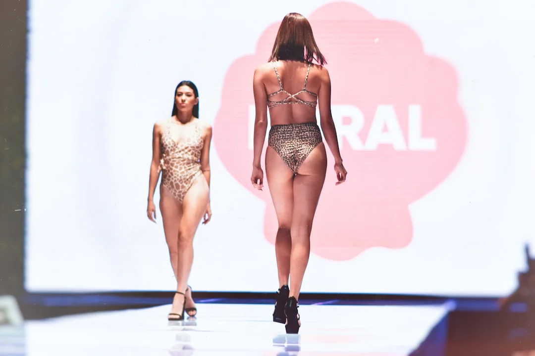 Moda Y Belleza Latina EE. UU. 2026: Trends in US Fashion